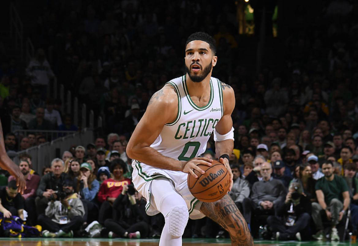 米兰体育APP :东契奇绝杀时刻，凯尔特人点燃赛场，状态爆棚迎来胜利！