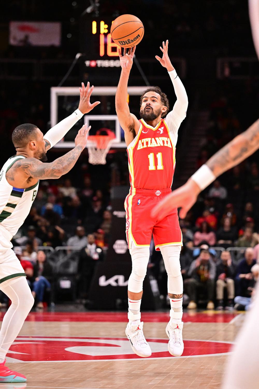 米兰体育中国 :雄鹿险胜爵士，波尔津吉斯关键表现点燃全场！