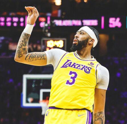 米兰体育 :FPX教练压力巨大！，浓眉哥遭遇十二持续失利引发球迷热议(跑酷运动对身体素质的提升)